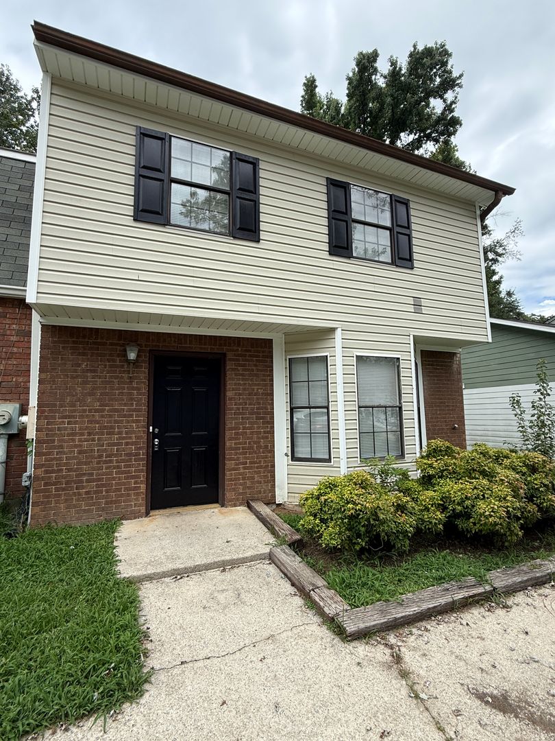 Douglasville House: 8685 Ashley Way