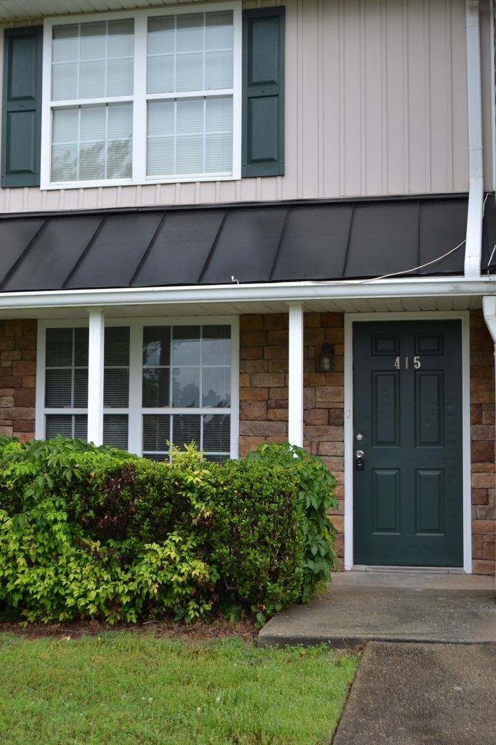 Dallas Apartment: 410-437 White Ingram Pkwy