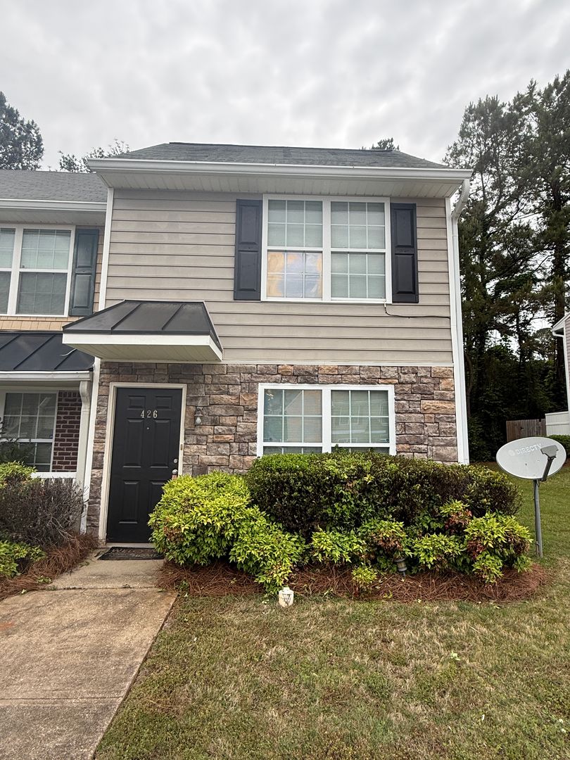 Dallas Townhome: 426 W I Pkwy