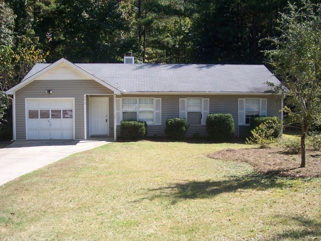 Dallas House: 235 Clyde Cole