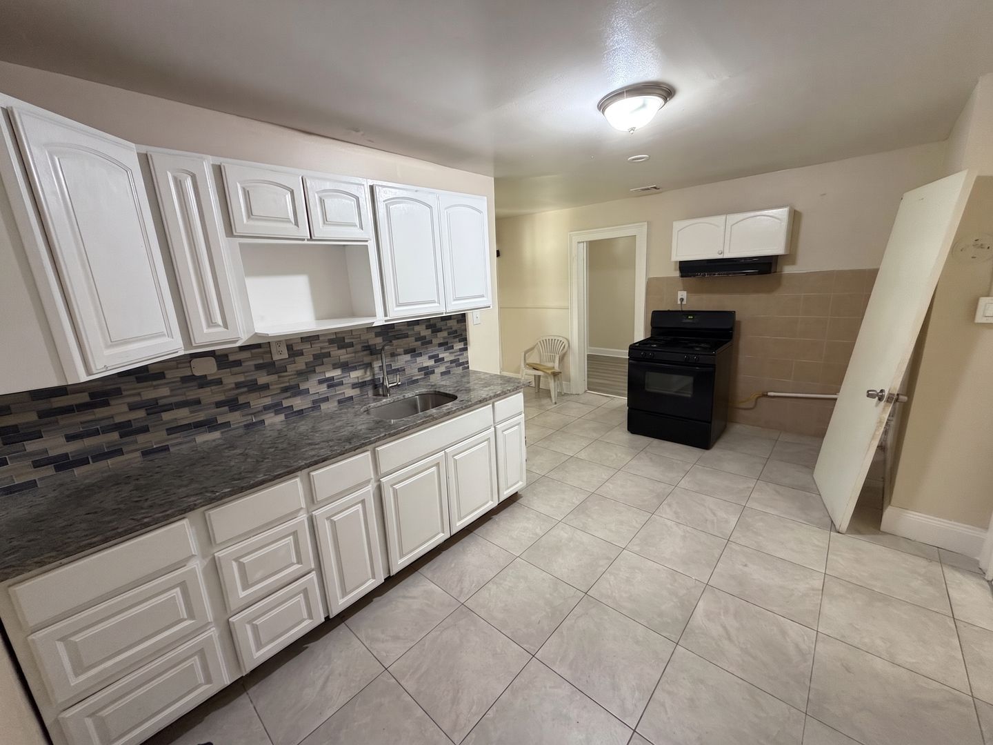 Newark Apartment: 286 Hunterdon St