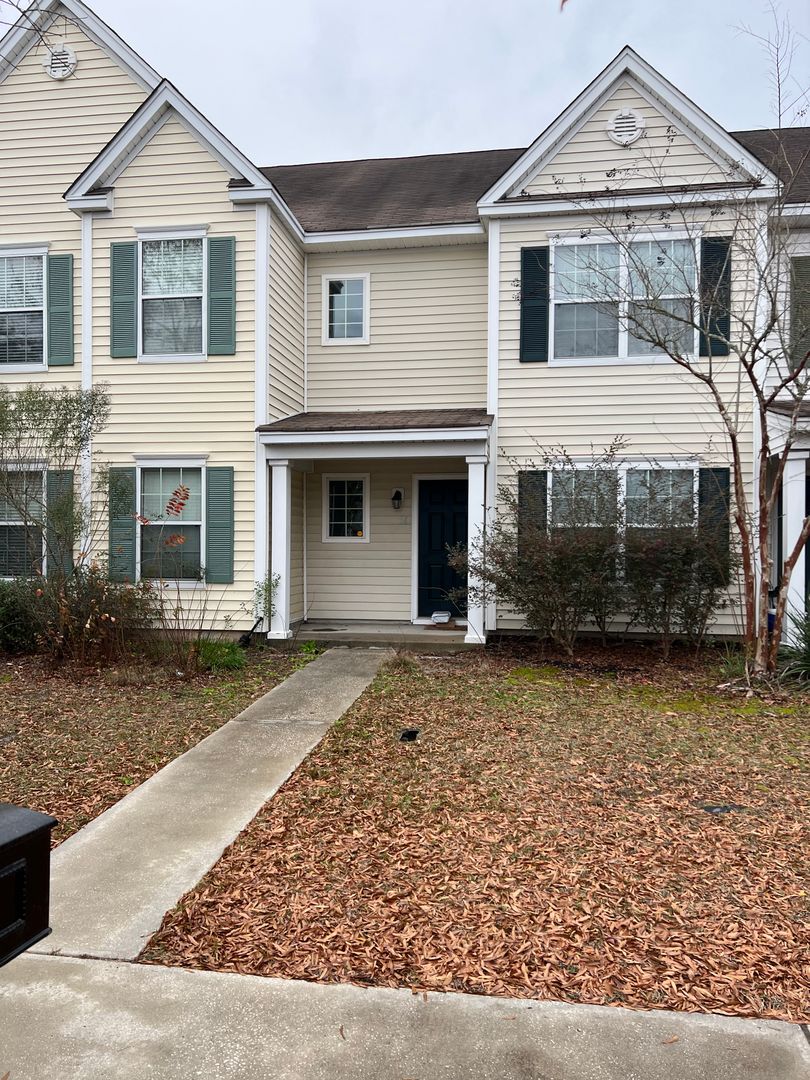 Pooler House: 56 Ashleigh Lane