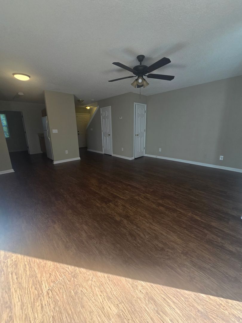 Savannah Townhome: 9852-B Whitfield Avenue