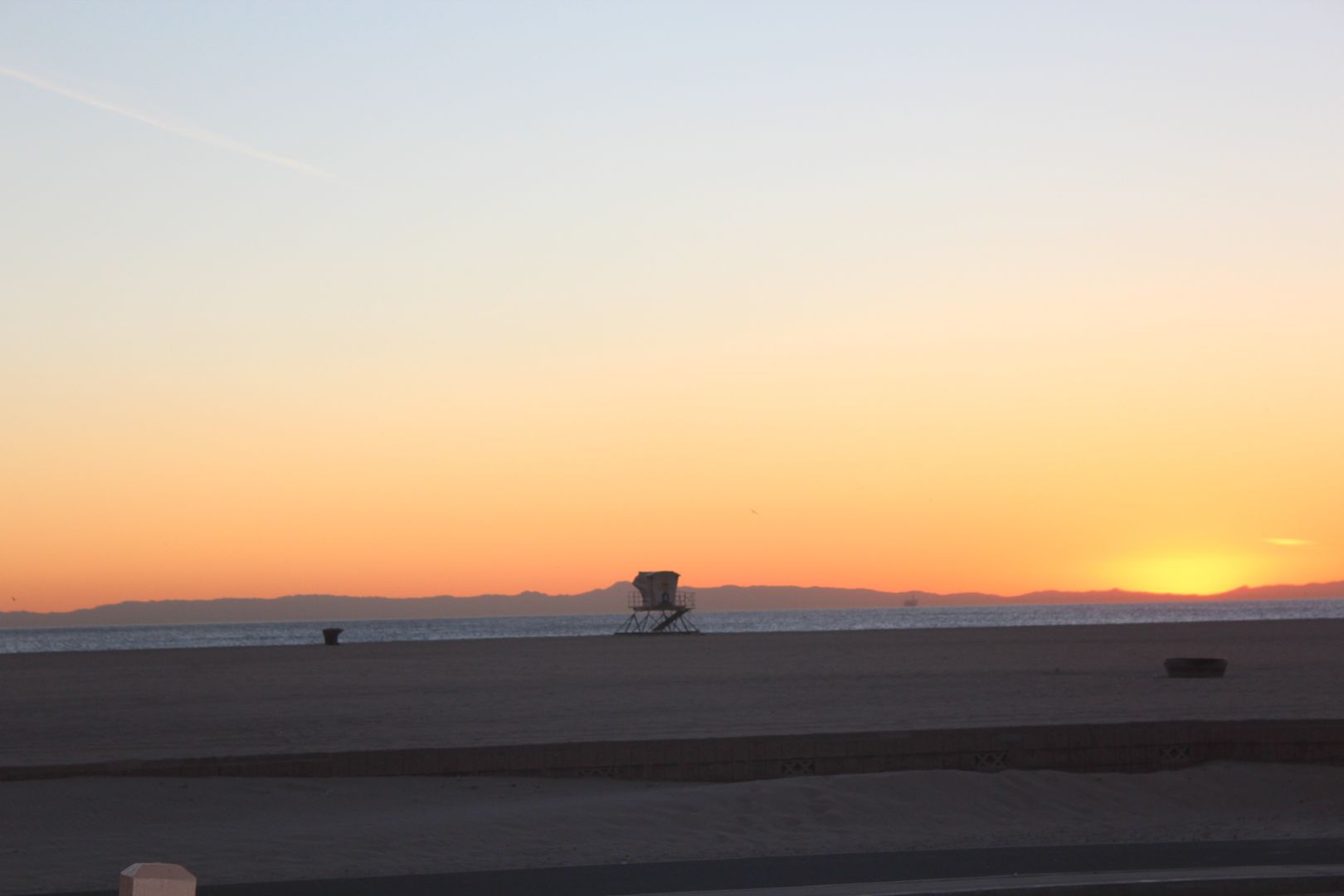 Manhattan Beach Apartment: 432 Rosecrans