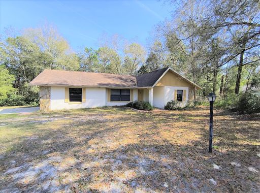 2 Bedroom, 2 Bath , 2 Car Garage in Dunnellon, Florida