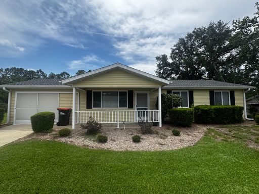 UTILITIES INCLUDED!! Resort-Style Living in Oak Run – Active 55+ Community Rental in Southwest Ocala – photo 1