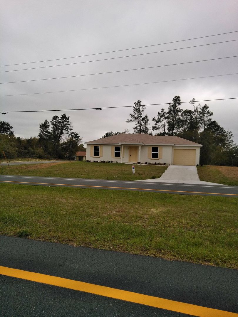 Ocala House: 202 Marion Oaks Mnr