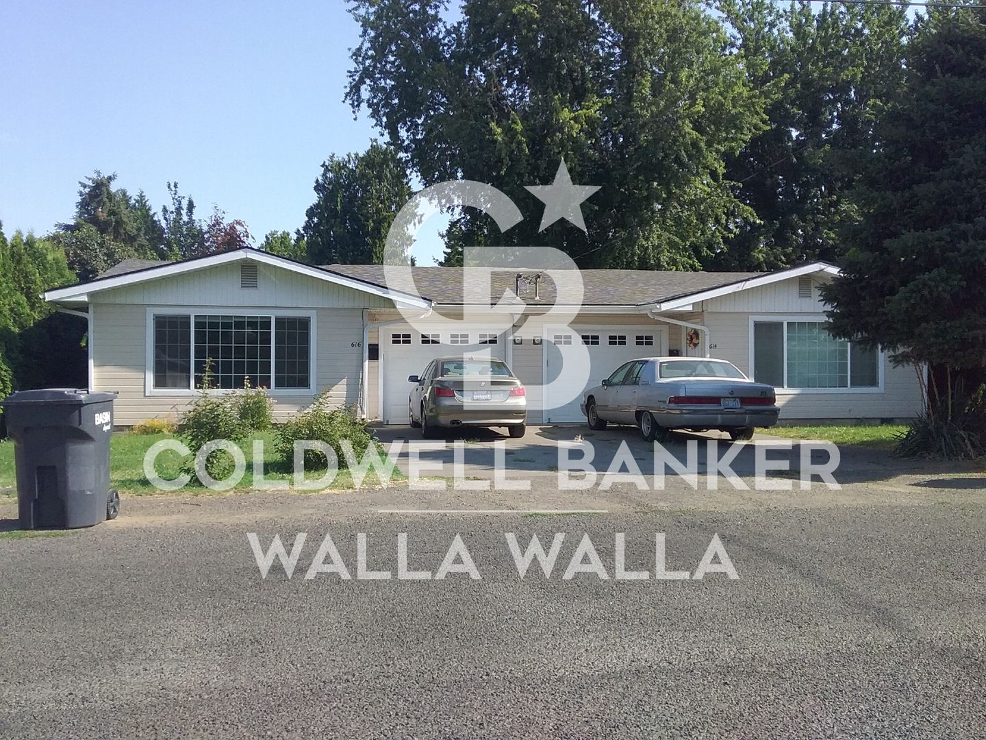 College Place Apartment: 614/616 SW 3rd