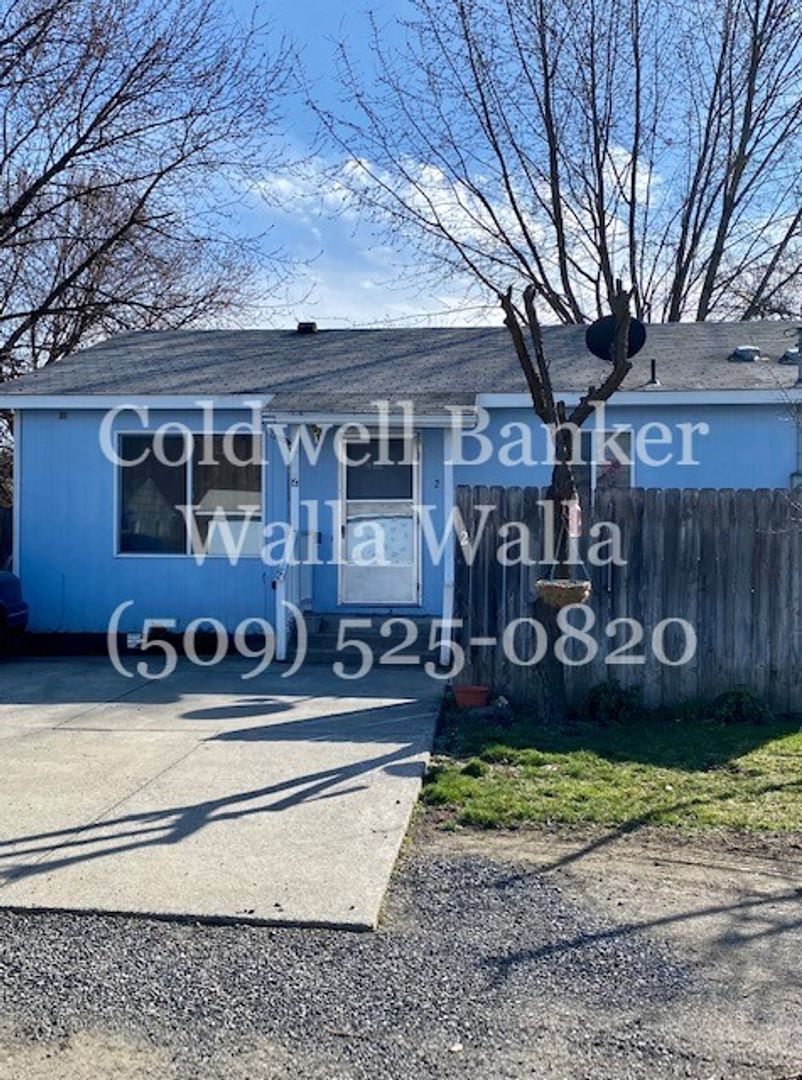 College Place Apartment: 510 SE 6th