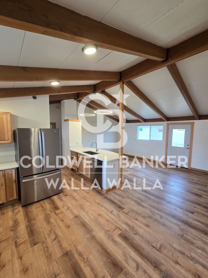 Walla Walla Apartment: 2022/2036 E Alder