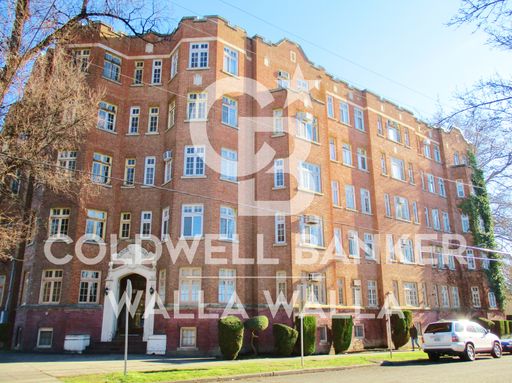 Clinton Court Apartments