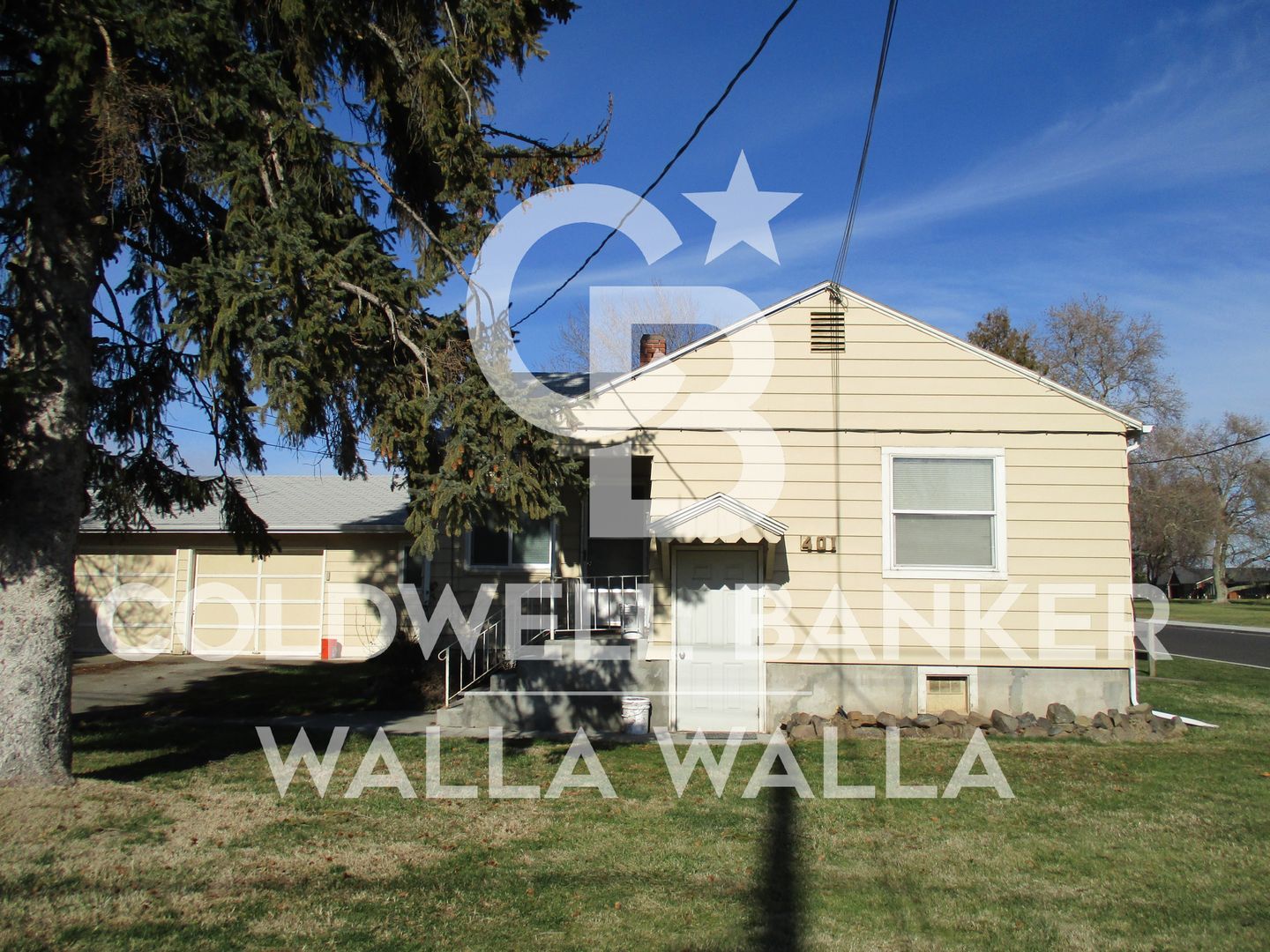 College Place Apartment: 401 SE 3rd