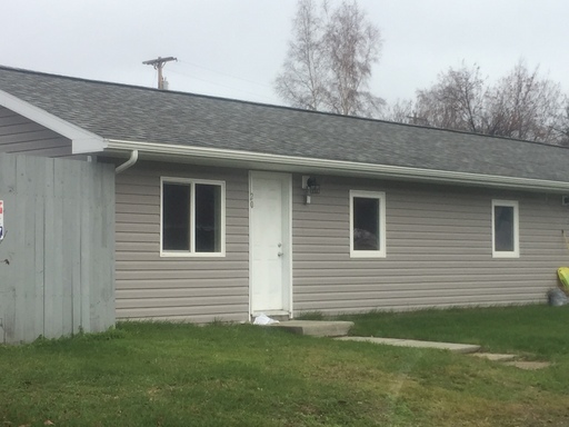 2 Bed 1 Bath Ranch Style Apartment In Town!