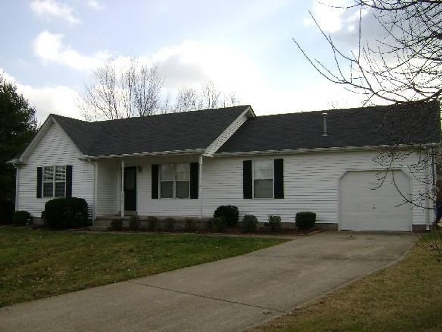 Murfreesboro House: 2506 Splinter Court