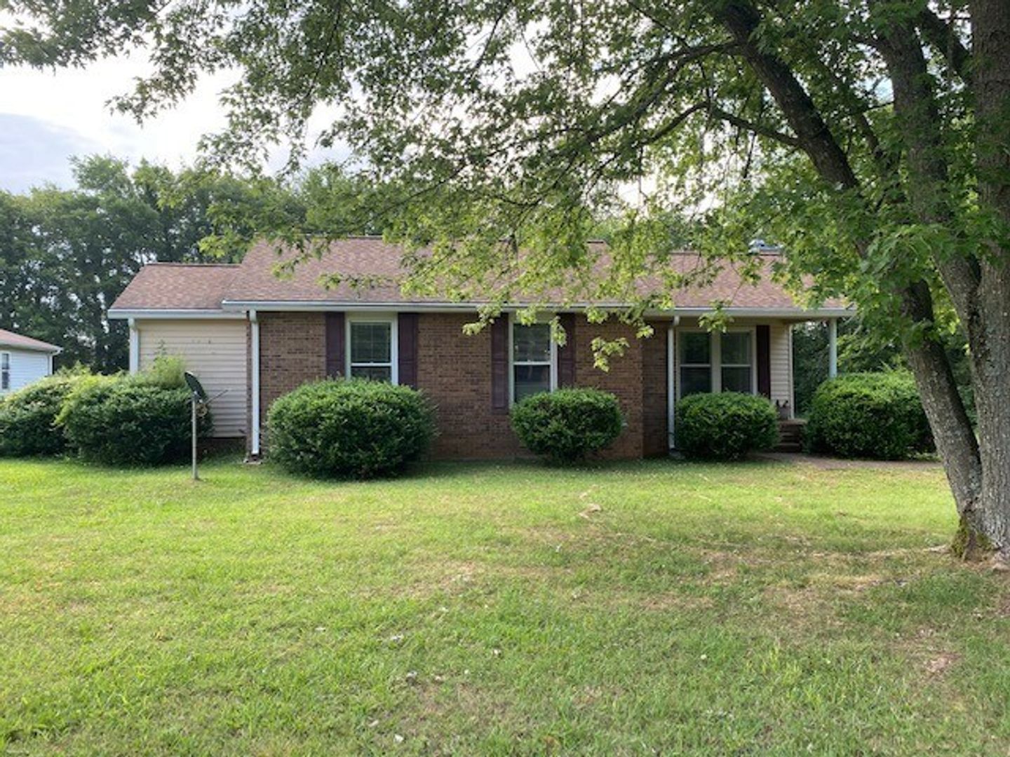 Murfreesboro House: 2075 Stonebrook Drive