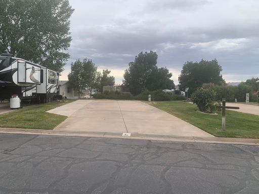 Available now! RV/Trailer pad for rent – photo 1