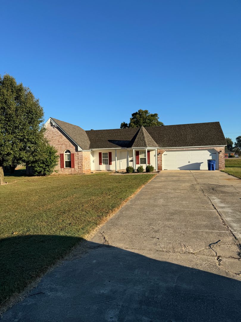 Truman House: 1416 Raven Circle