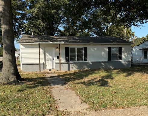 3 Bed / 1 Bath house in Truman. READY NOW!