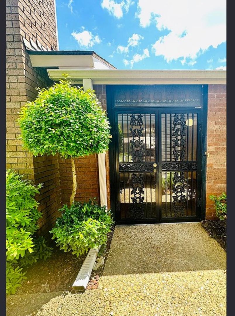 Jonesboro Condo: 2705 Greenbriar #B