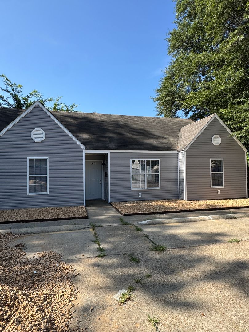 Trumann House: 519 Plaza Avenue