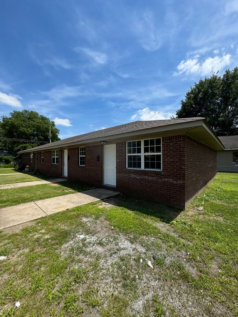 Truman House: 617 Patterson Street Unit C
