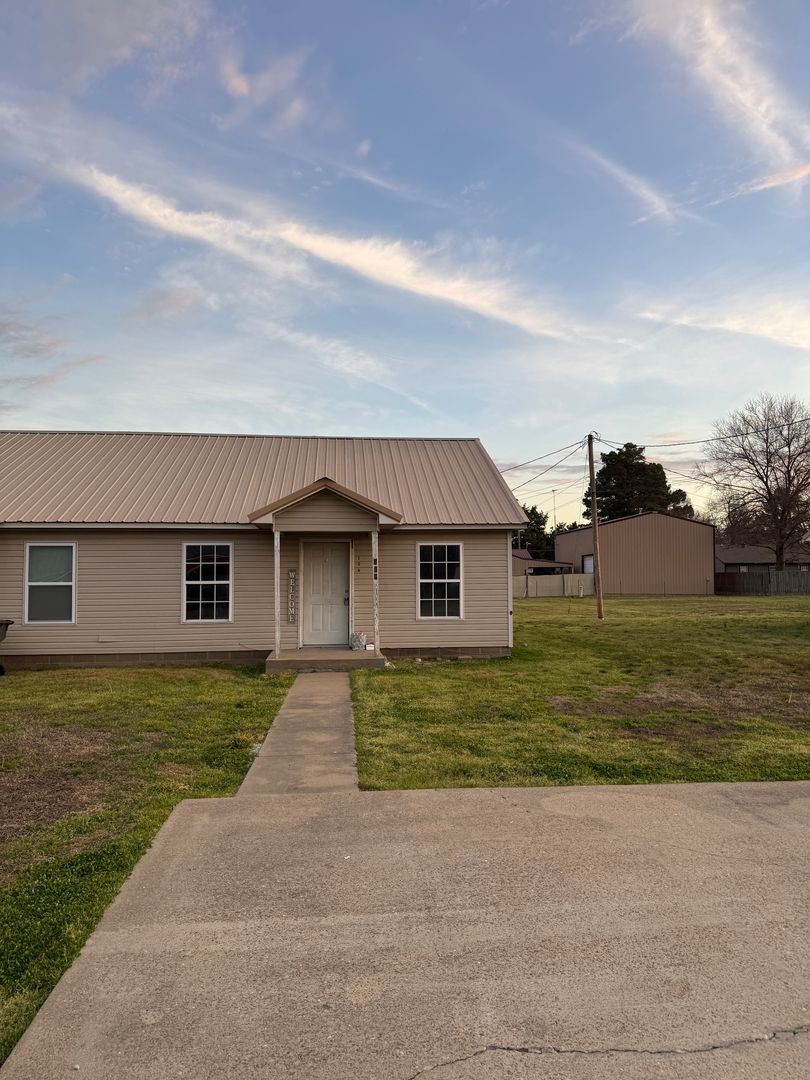 Weiner House: 106 Fuller Street