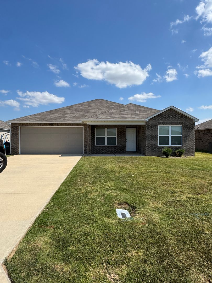 Jonesboro House: 3812 Keeneland Drive