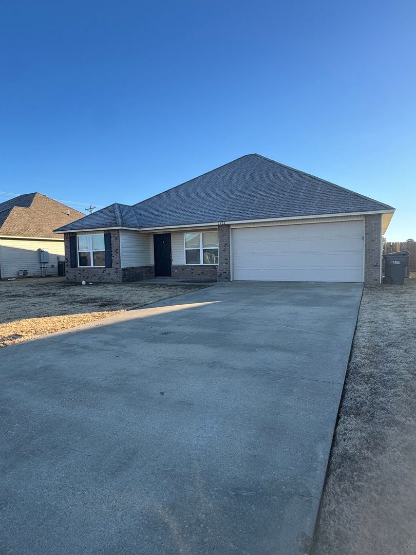 Jonesboro House: 3706 Churchill Dr.