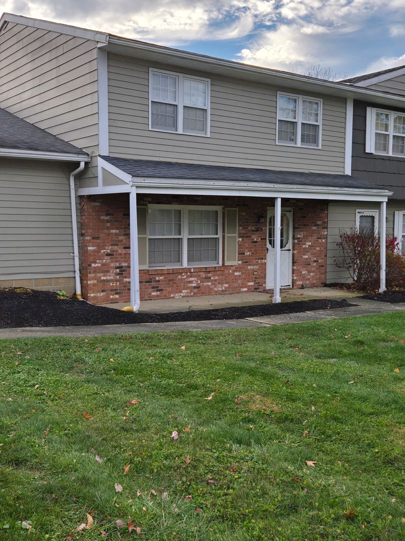 Ashland Townhome: 1235 Hillcrest Drive