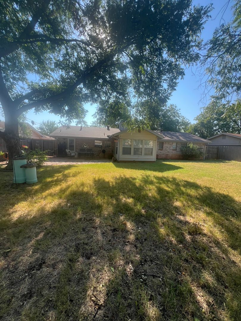 Abilene House: 1526 Rosewood Dr.