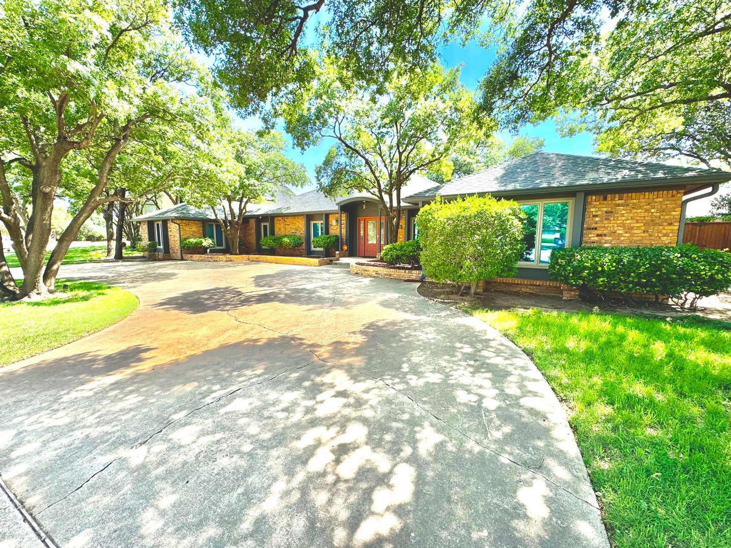 Lubbock House: 9306 Utica Drive