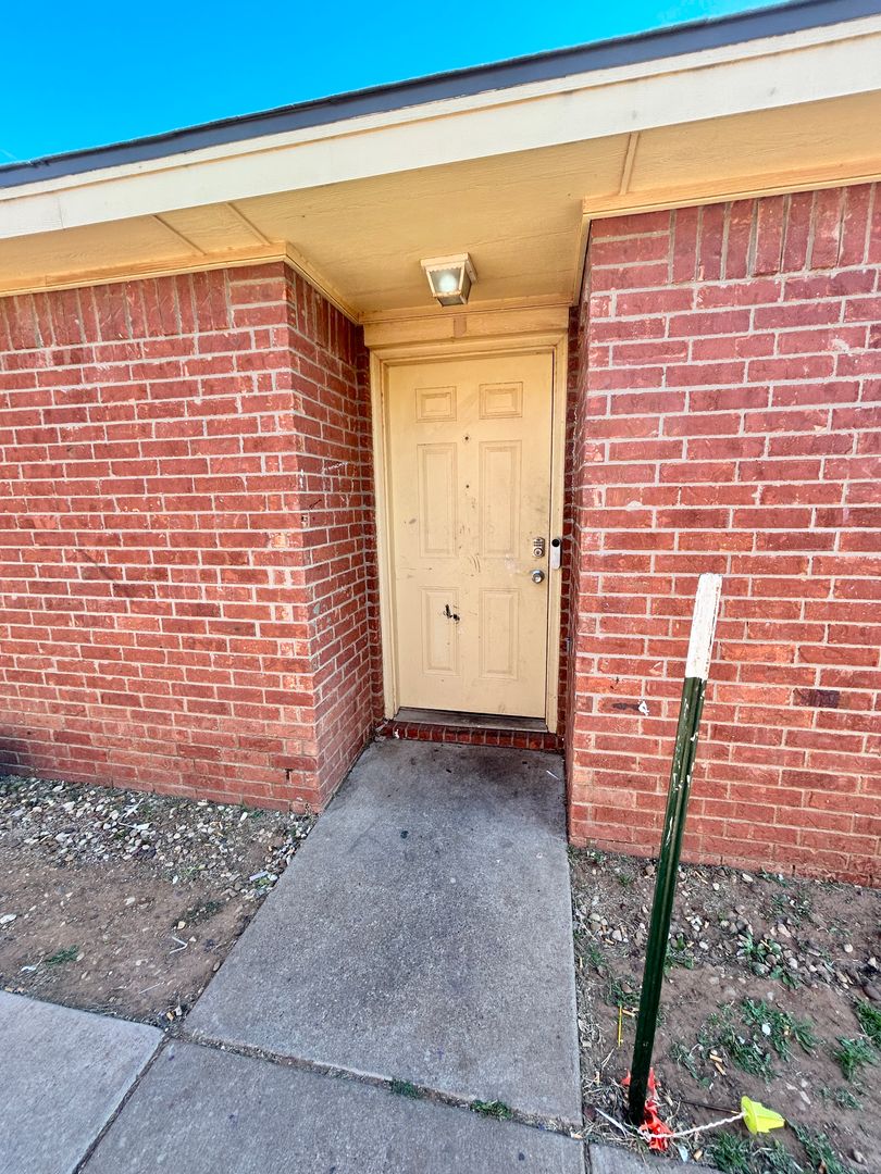 Lubbock Apartment: 1112 82nd Street