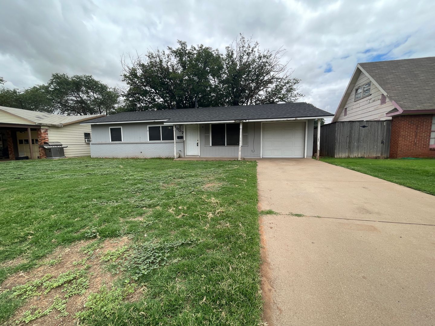 Lubbock House: 1907 70th Street