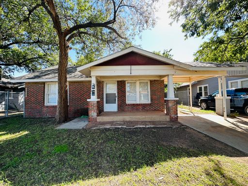 Pre-Leasing 2 bed 1 bath close to Texas Tech! – photo 1
