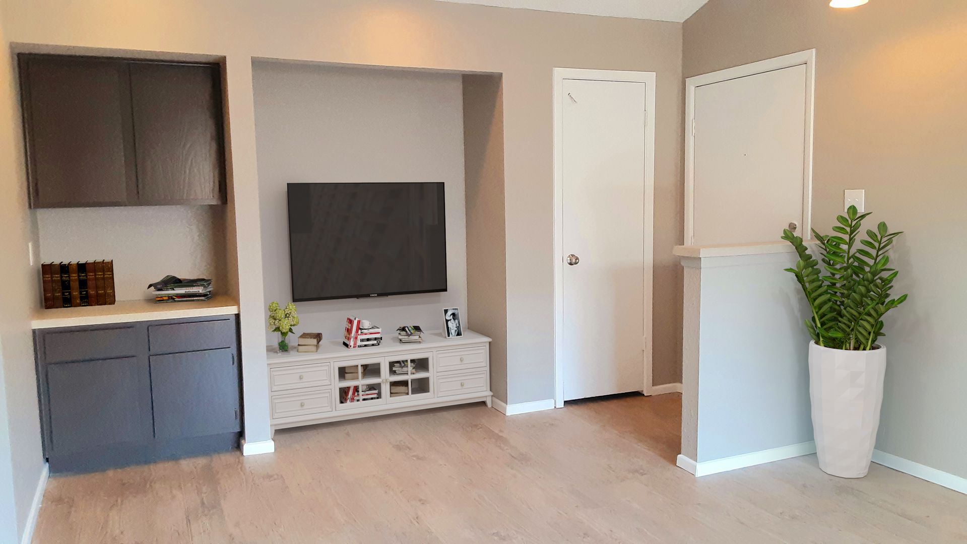 Andrews Apartment: 605 NW 15th St