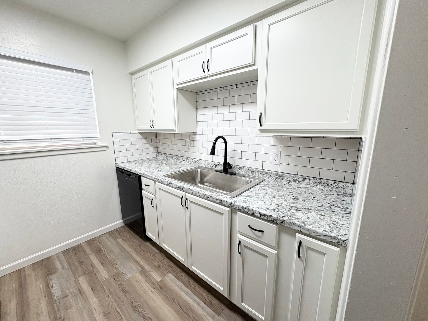 Andrews Apartment: 401 NW 8th St