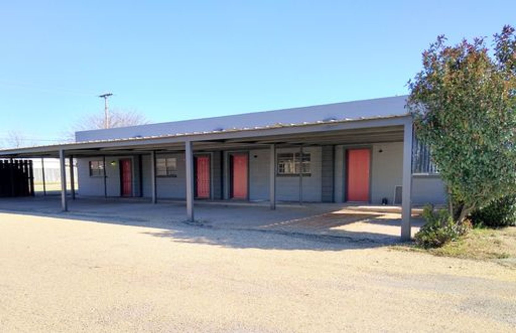 Andrews Apartment: 1400 NE Mustang