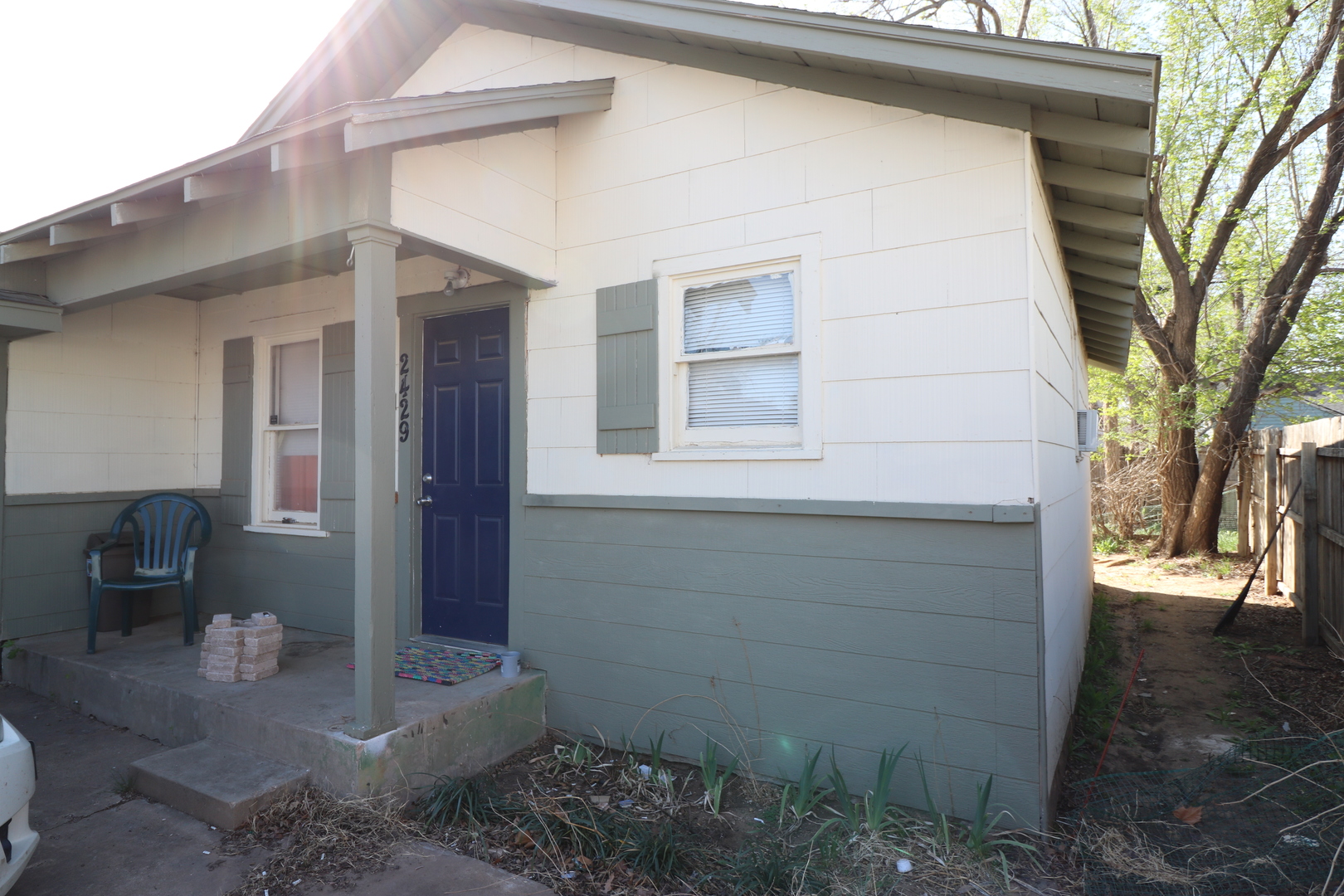 Lubbock Apartment: 2429 23rd St