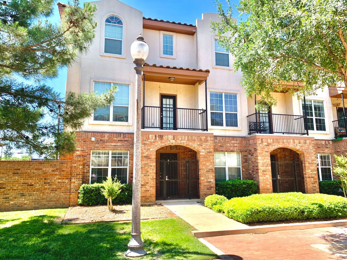 Lubbock House: 2105 Main #1