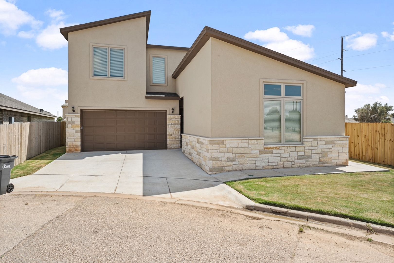 Lubbock House: 48 Wilshire Boulevard