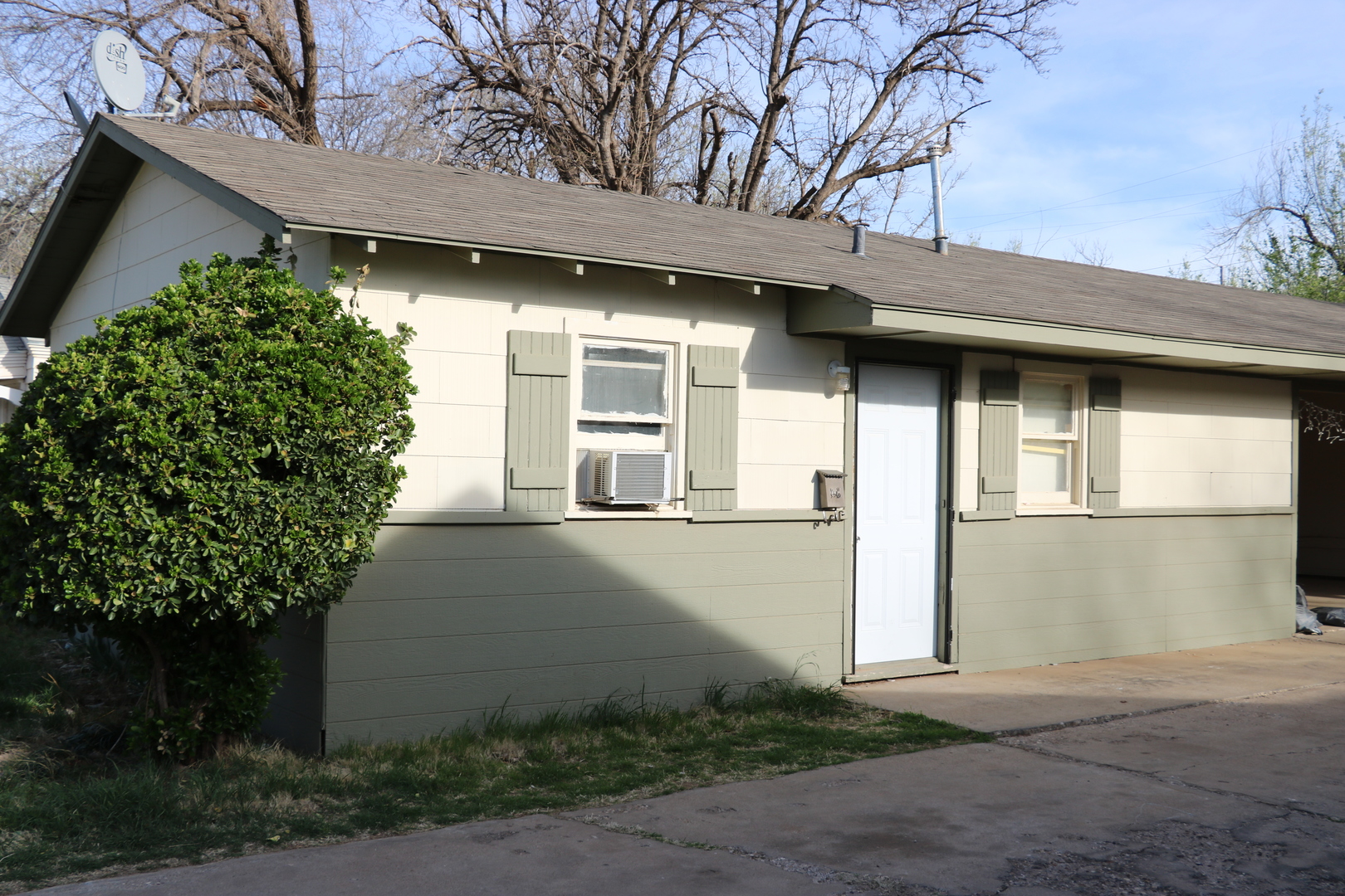 Lubbock Apartment: 2429 23rd St