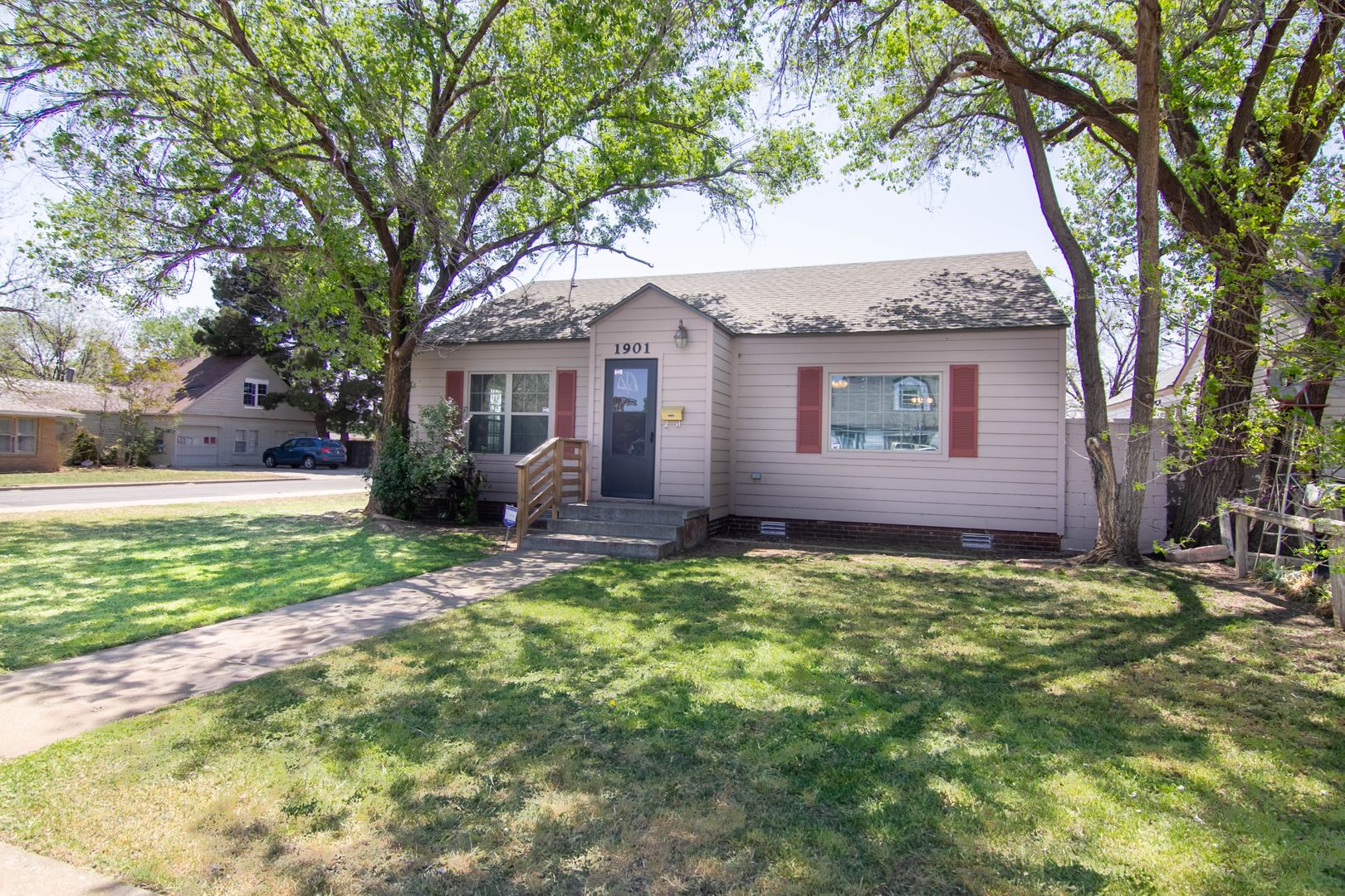 Lubbock Apartment: 1901 25th