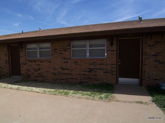 Lubbock Apartment: 6509 21st Street