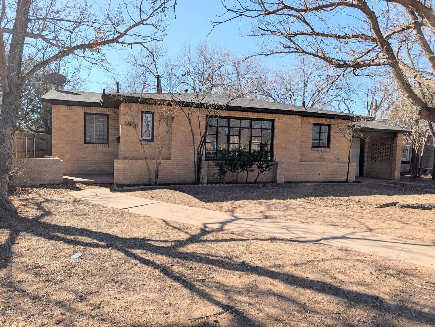 Lubbock House: 2421 31st Street
