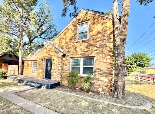 4 Bed 3 Bath Walking Distance to Tech With 2 Kitchens! – photo 1