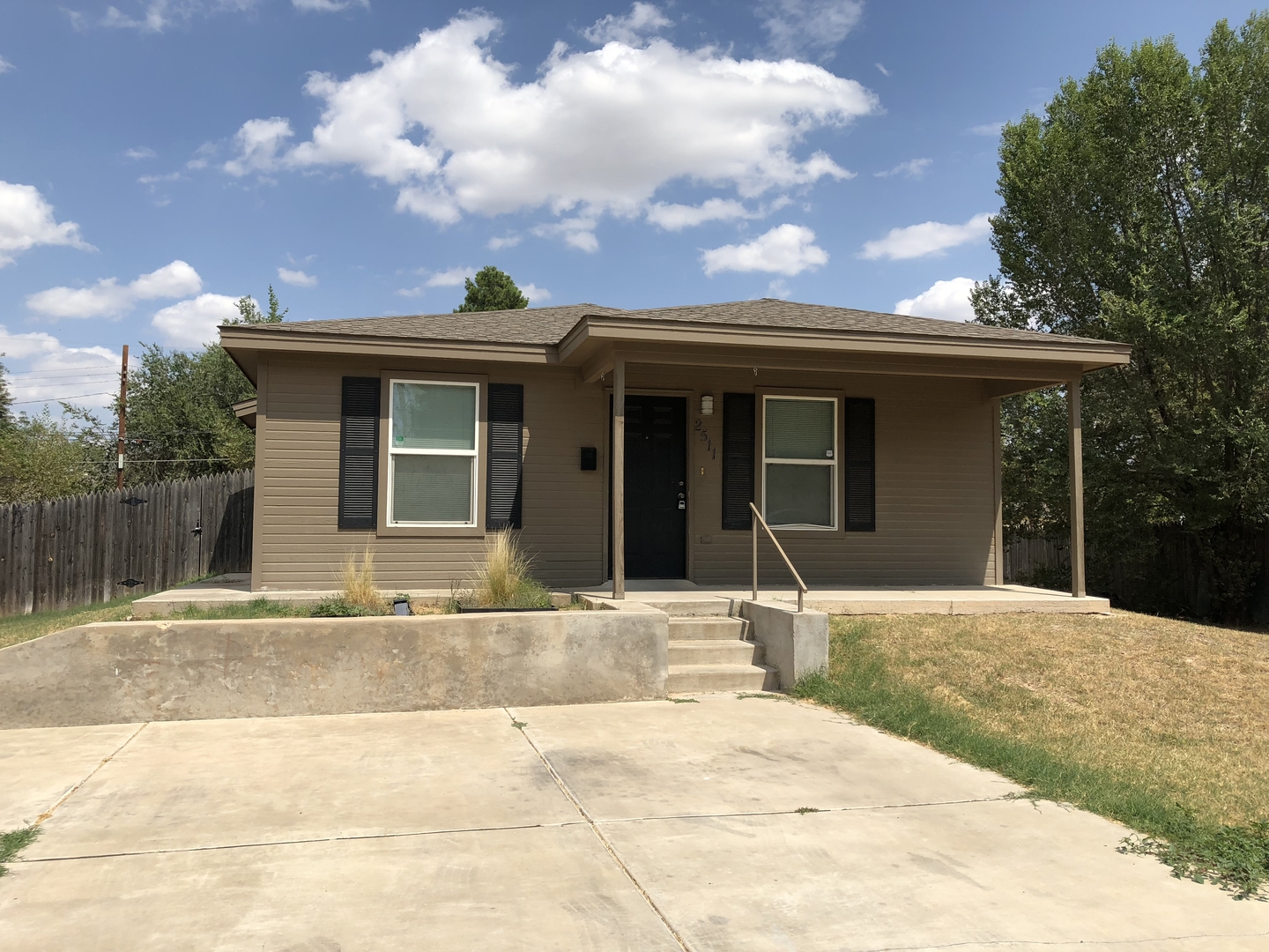 Lubbock House: 2511 Louisville Avenue