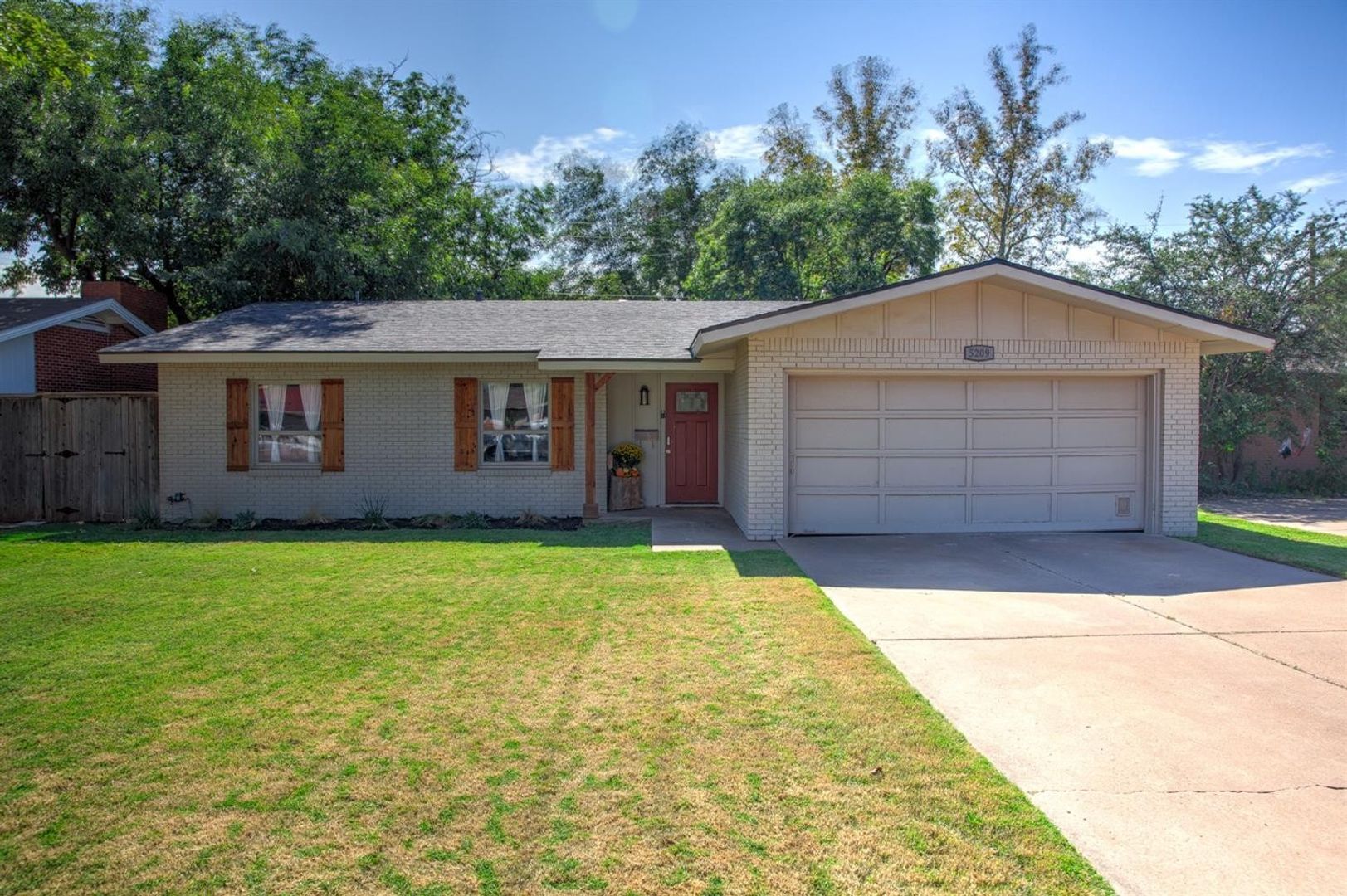 Lubbock House: 5209 16th