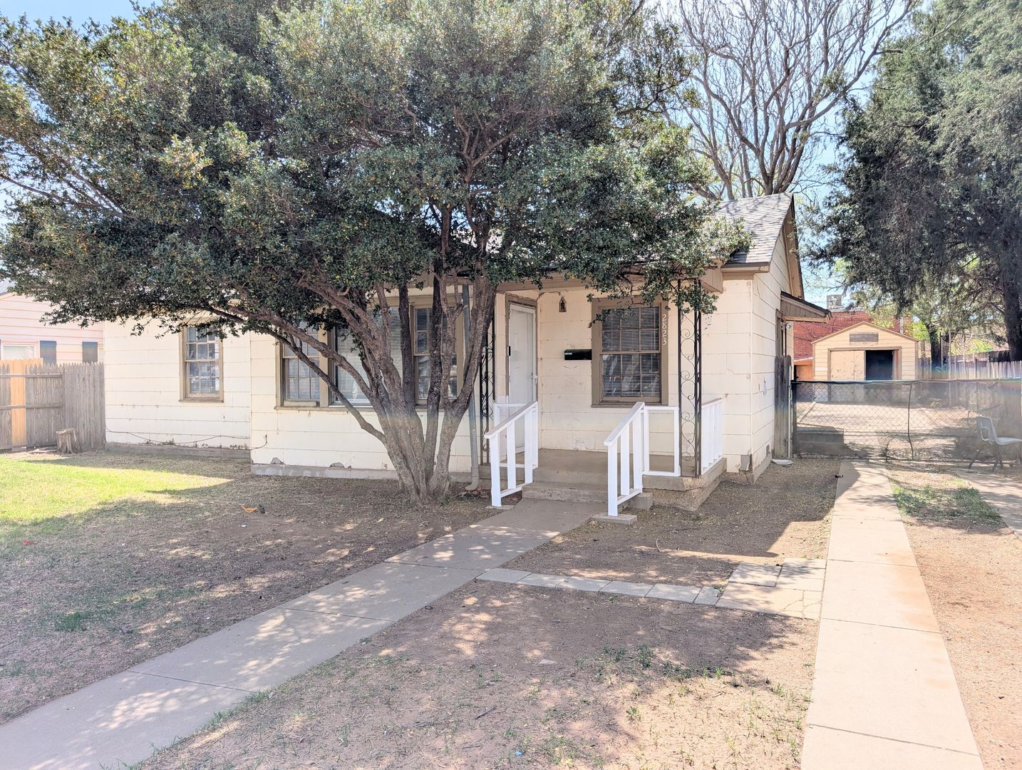 Lubbock House: 2823 33rd Street