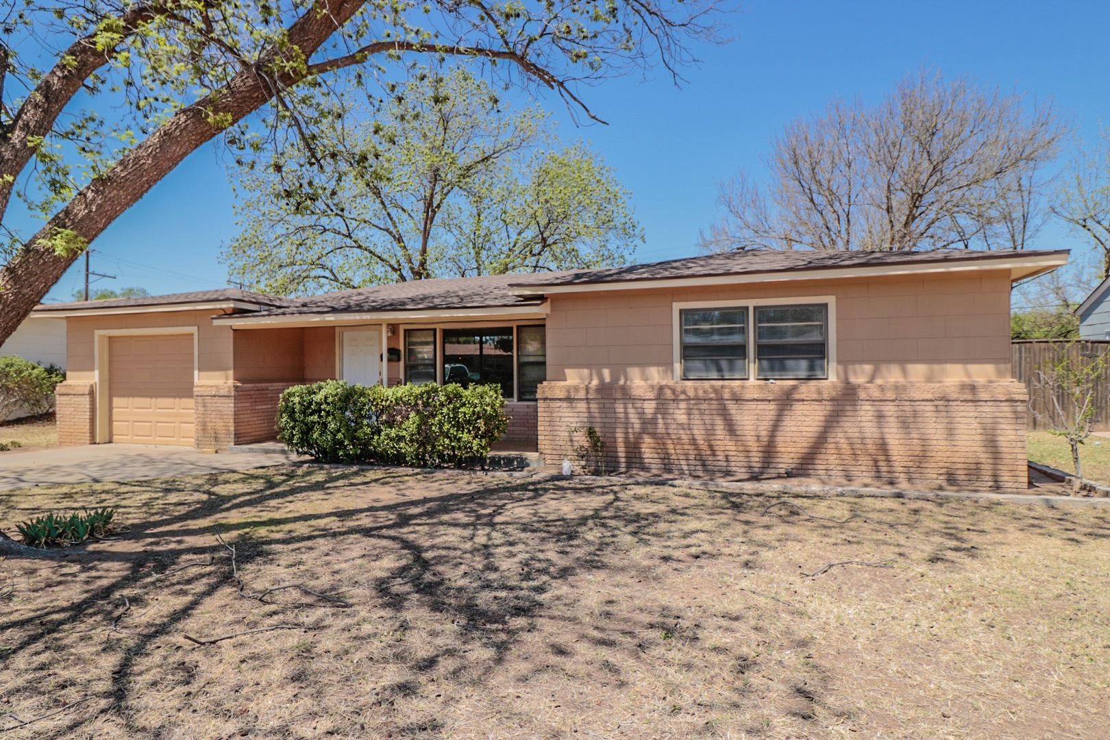 Lubbock House: 3216 36th St