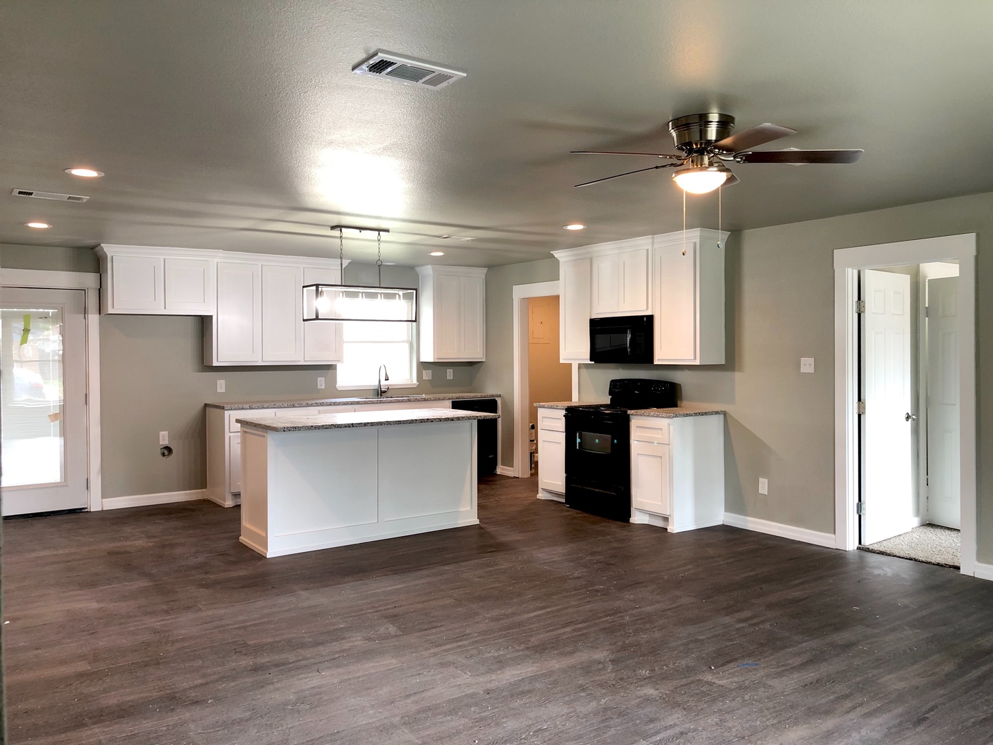 Idalou House: 815 Hickory Street